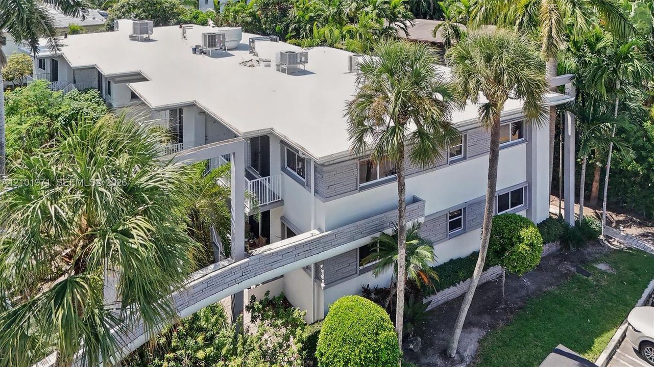 En Venta: $348,900 (2 camas, 2 baños, 1042 Pies cuadrados)