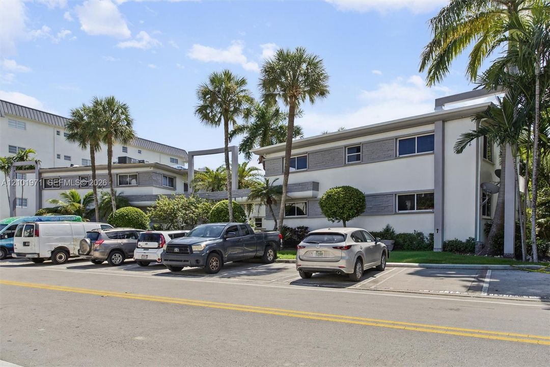 En Venta: $348,900 (2 camas, 2 baños, 1042 Pies cuadrados)
