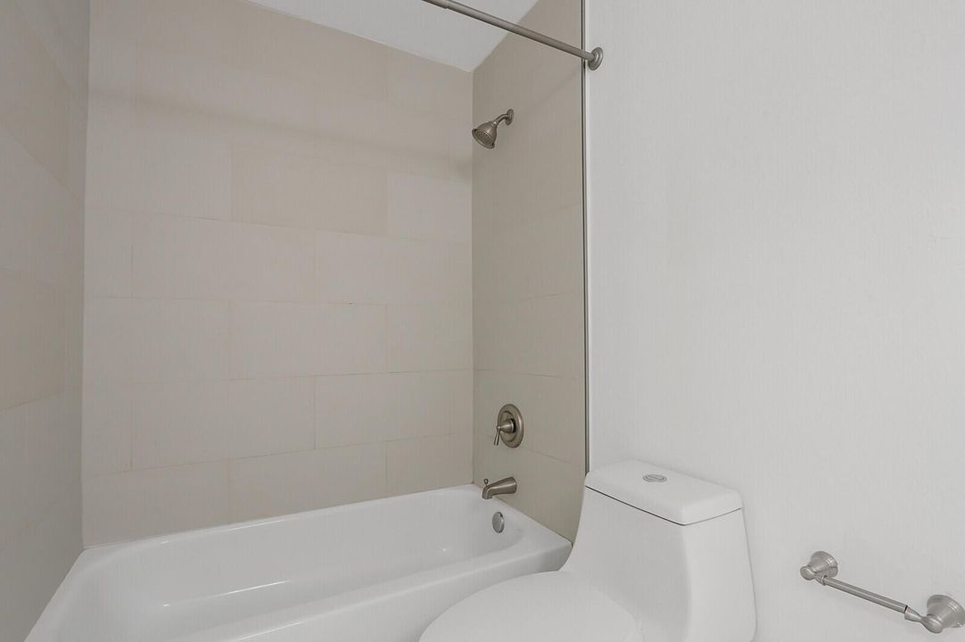 2916-302 2ND BATH 2