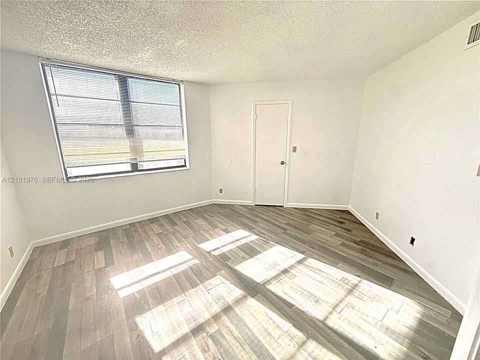 В аренду: $1,890 (2 спален, 2 ванн, 890 Квадратных фут)