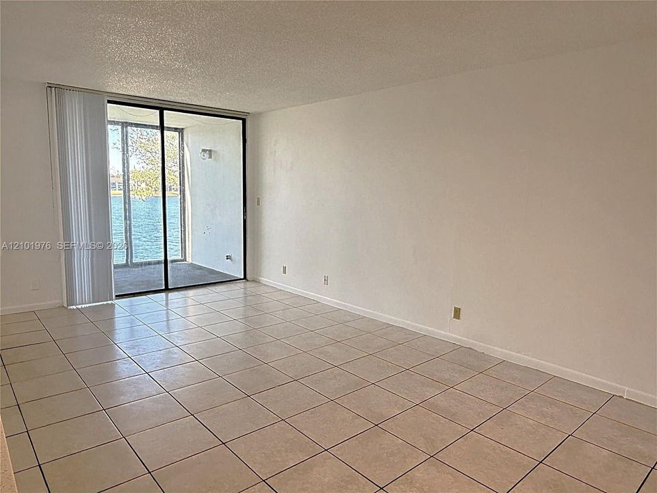 В аренду: $1,890 (2 спален, 2 ванн, 890 Квадратных фут)
