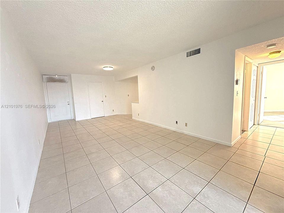 В аренду: $1,890 (2 спален, 2 ванн, 890 Квадратных фут)