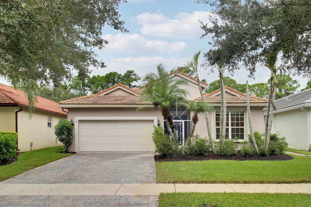 6815 SE Twin Oaks Circle, Stuart, FL