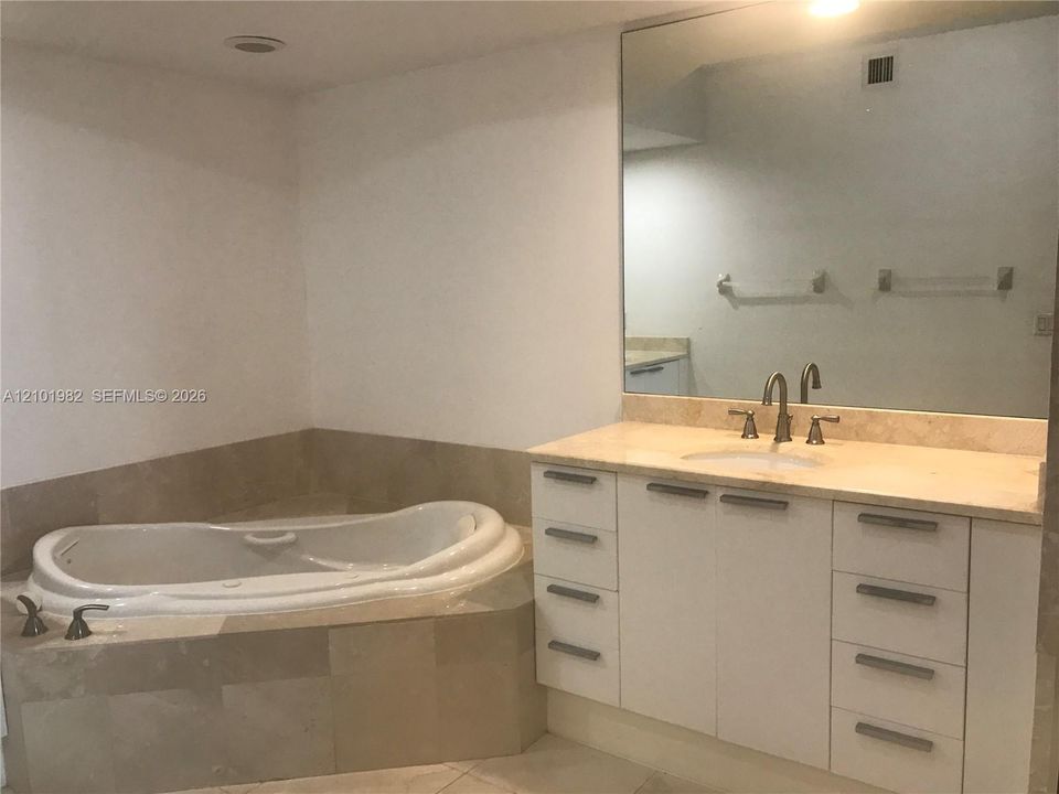 For Rent: $3,200 (2 beds, 2 baths, 1743 Square Feet)