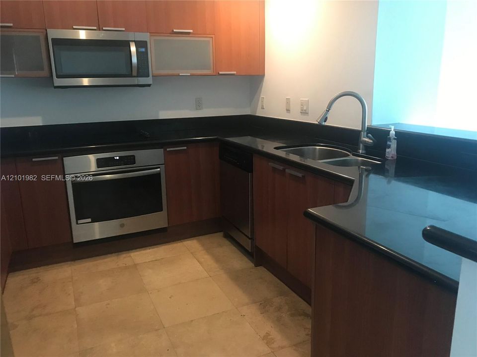 For Rent: $3,200 (2 beds, 2 baths, 1743 Square Feet)