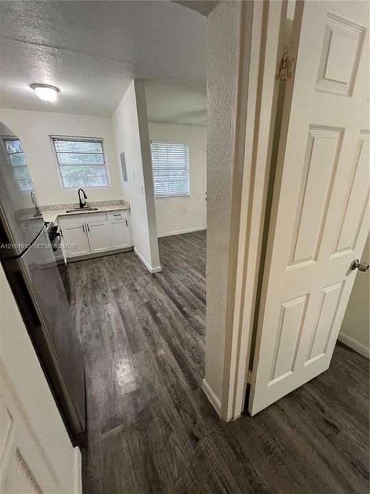 For Rent: $1,500 (1 beds, 1 baths, 425 Square Feet)