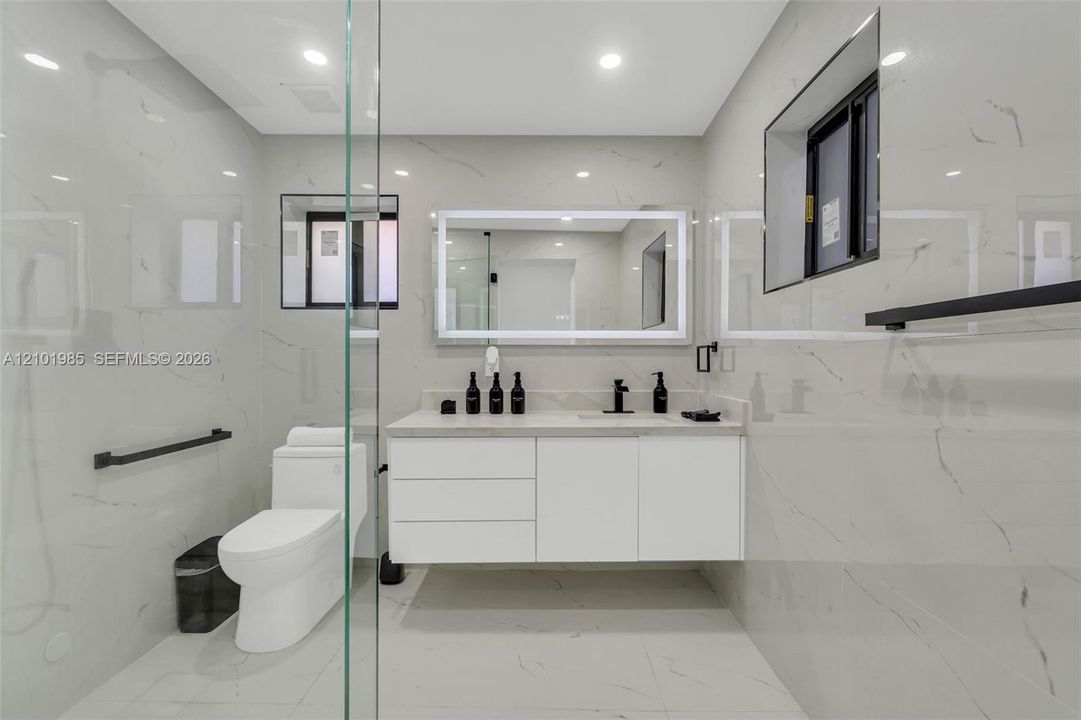В аренду: $8,995 (4 спален, 3 ванн, 2023 Квадратных фут)