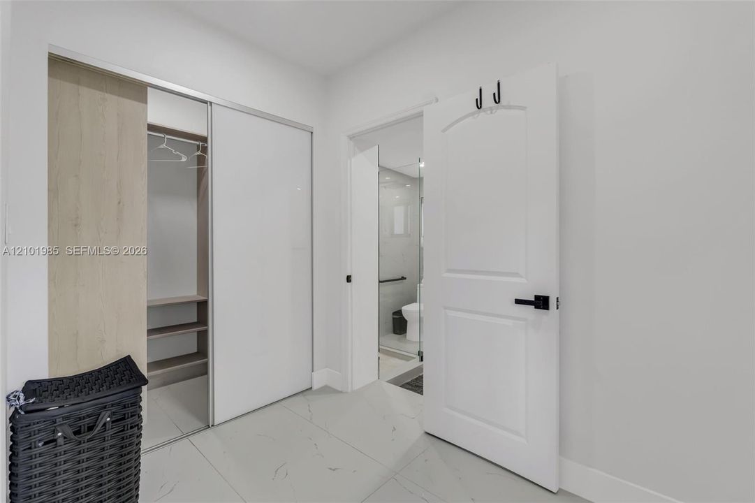 В аренду: $8,995 (4 спален, 3 ванн, 2023 Квадратных фут)