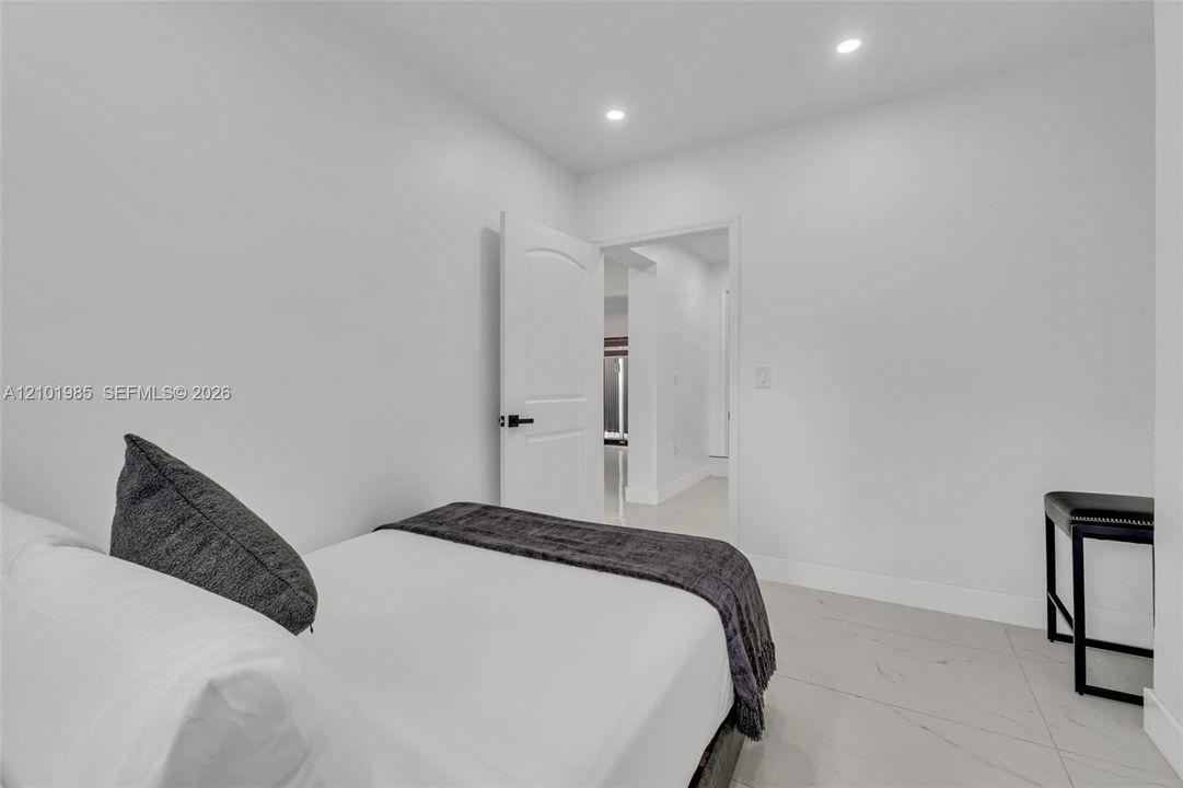 В аренду: $8,995 (4 спален, 3 ванн, 2023 Квадратных фут)