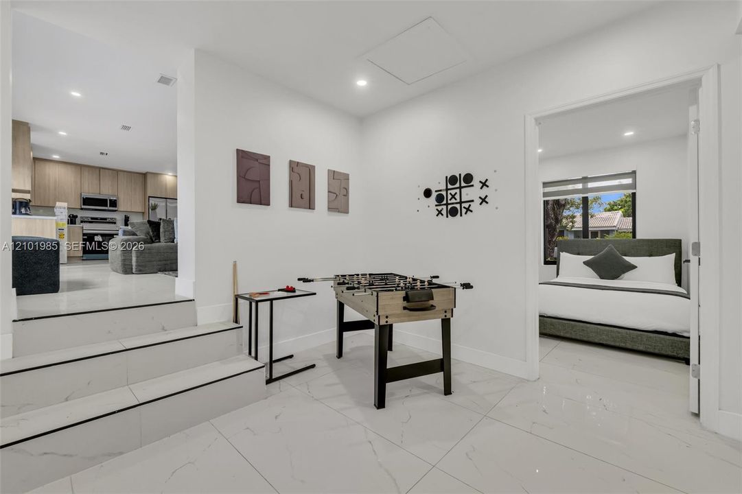 В аренду: $8,995 (4 спален, 3 ванн, 2023 Квадратных фут)