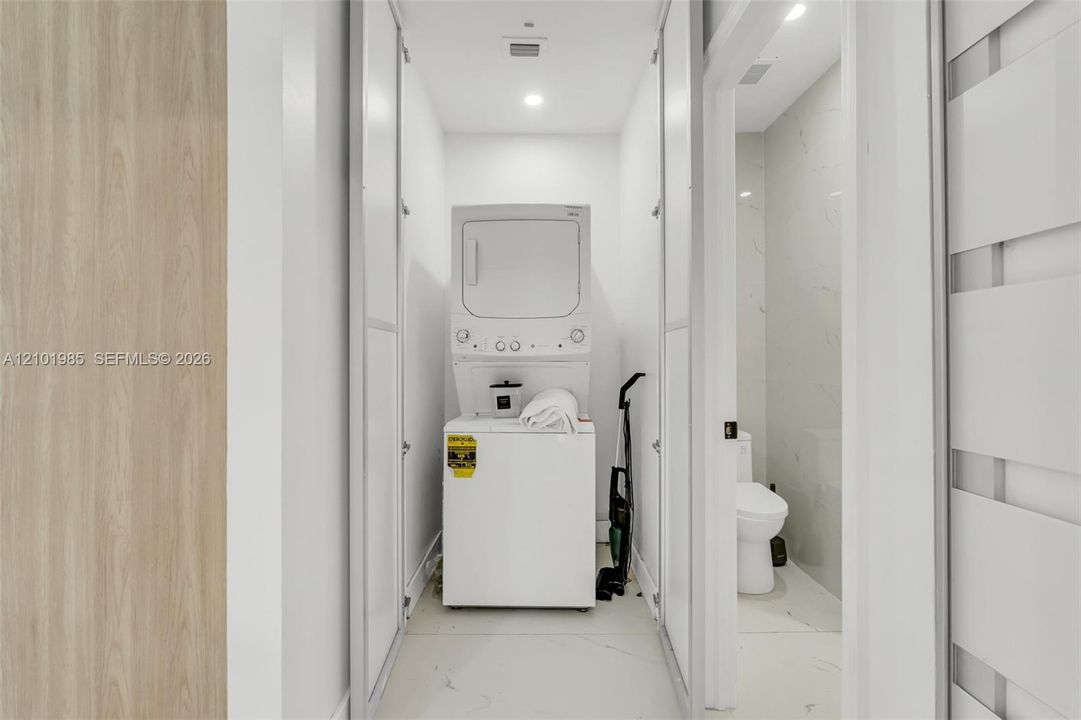 В аренду: $8,995 (4 спален, 3 ванн, 2023 Квадратных фут)