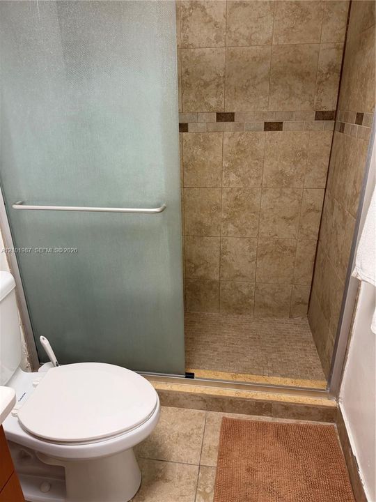 For Rent: $1,890 (1 beds, 1 baths, 710 Square Feet)