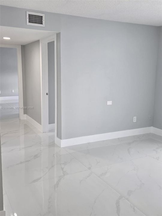 В аренду: $2,600 (2 спален, 2 ванн, 1221 Квадратных фут)