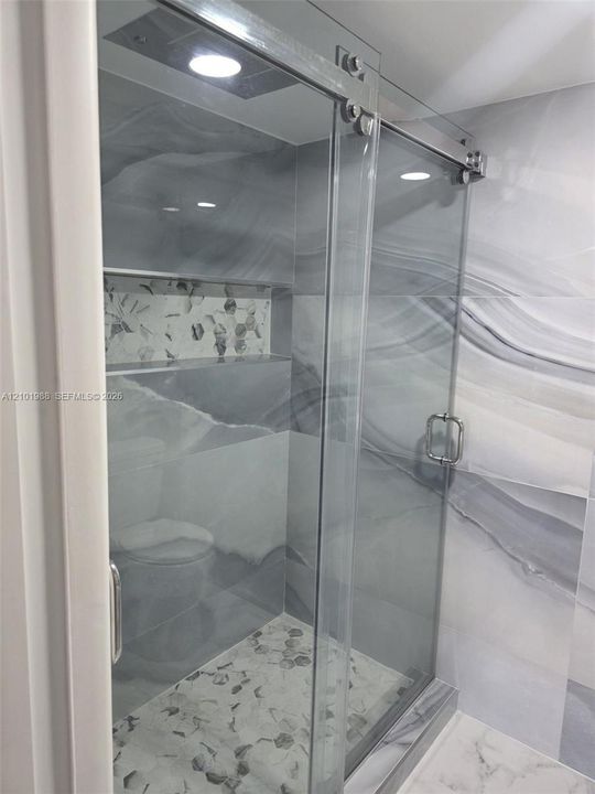 В аренду: $2,600 (2 спален, 2 ванн, 1221 Квадратных фут)