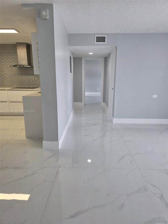 В аренду: $2,600 (2 спален, 2 ванн, 1221 Квадратных фут)