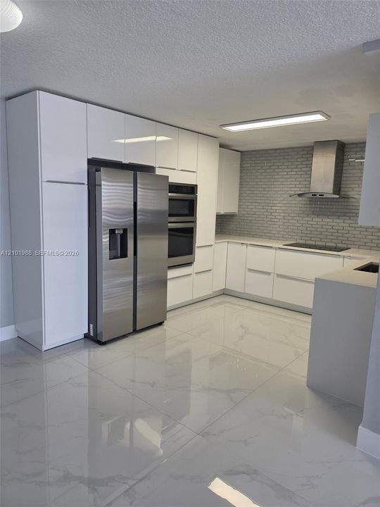 В аренду: $2,600 (2 спален, 2 ванн, 1221 Квадратных фут)