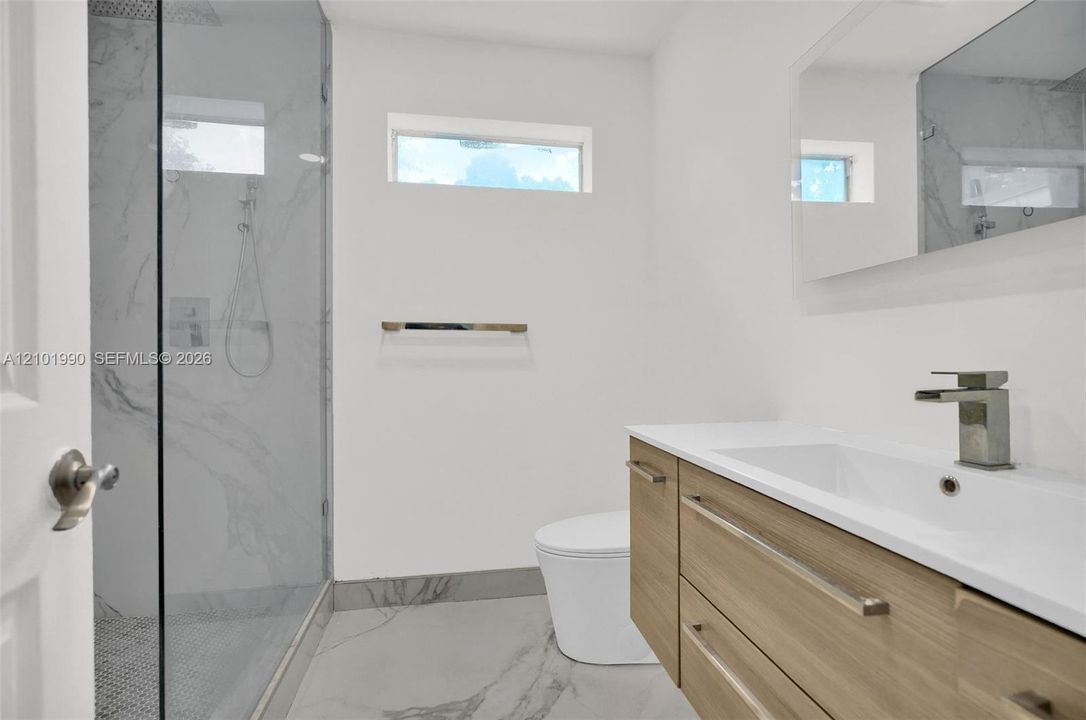 На продажу: $395,000 (3 спален, 2 ванн, 1258 Квадратных фут)