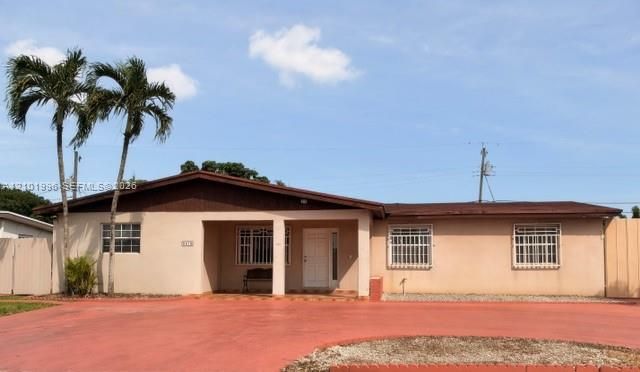 На продажу: $749,900 (6 спален, 3 ванн, 2487 Квадратных фут)