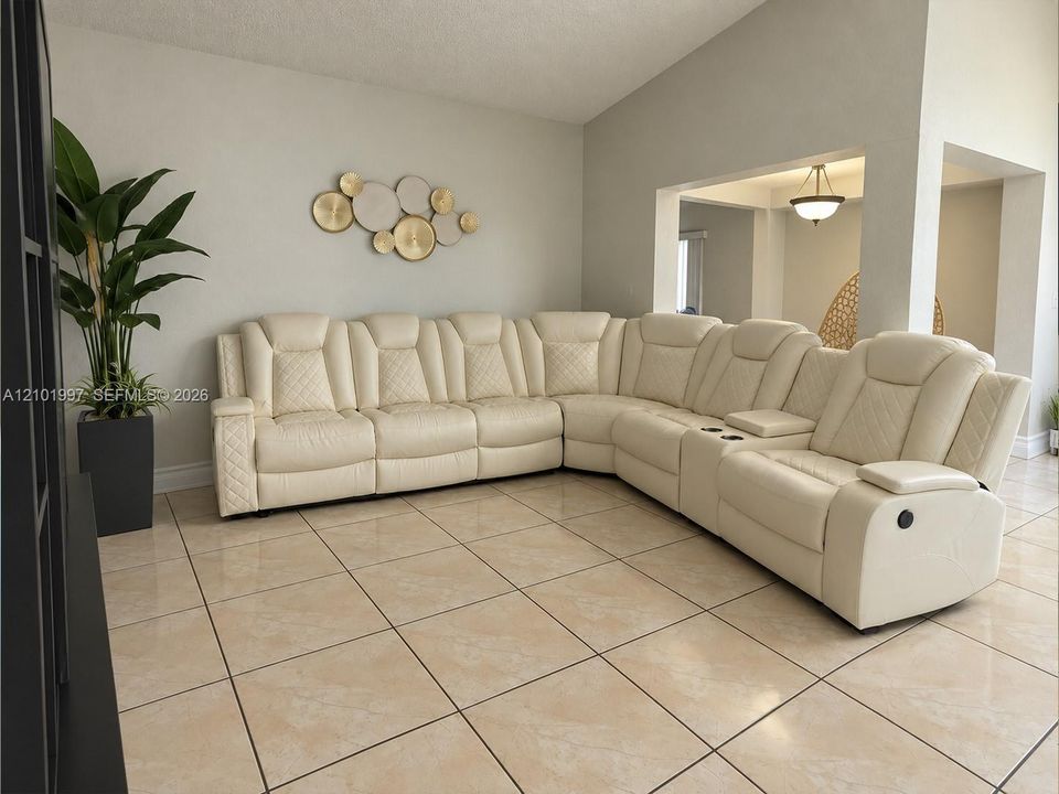 En Venta: $610,000 (3 camas, 2 baños, 1448 Pies cuadrados)