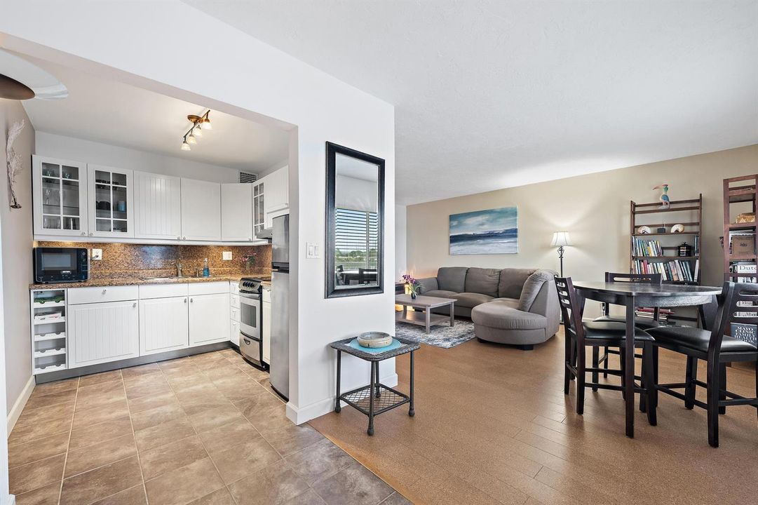 2381 Sunset Ave 306-6