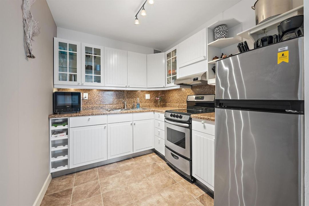 2381 Sunset Ave 306-7