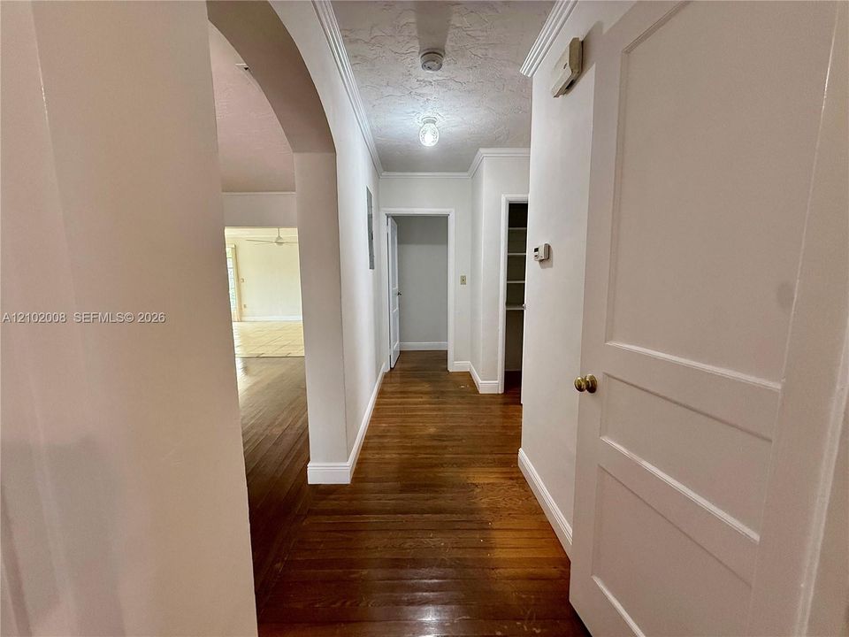 En Renta: $4,450 (4 camas, 2 baños, 1971 Pies cuadrados)