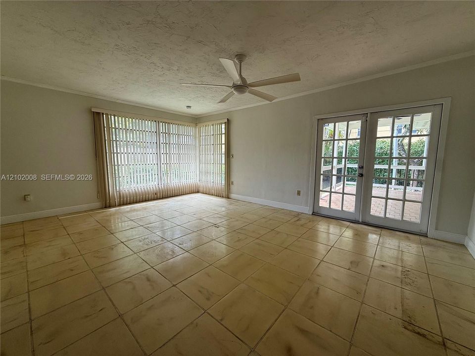 En Renta: $4,450 (4 camas, 2 baños, 1971 Pies cuadrados)