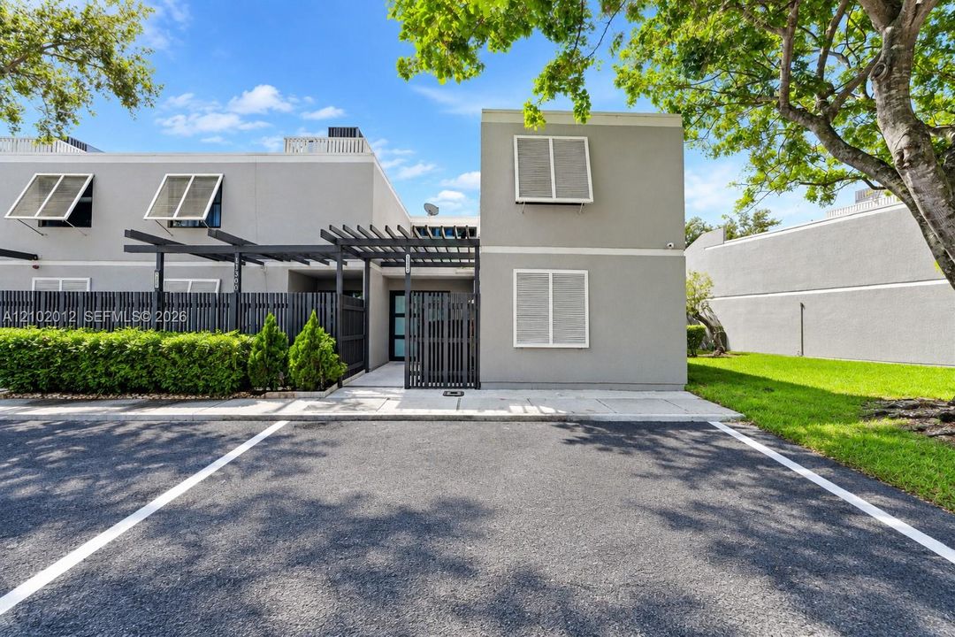 En Venta: $510,000 (3 camas, 3 baños, 1686 Pies cuadrados)