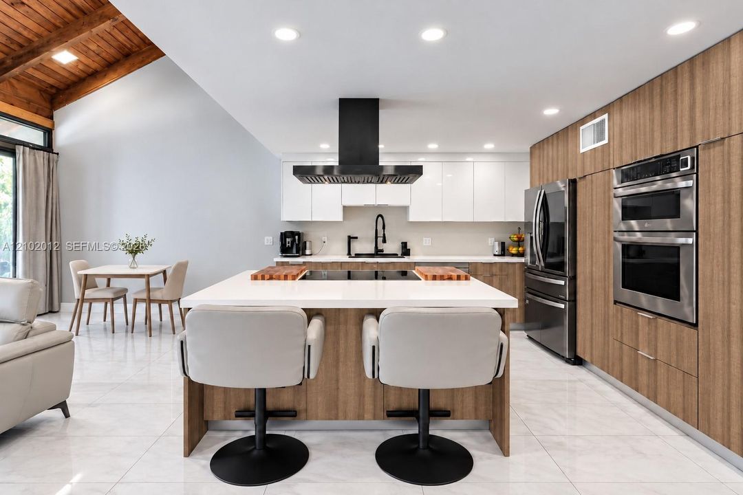 En Venta: $510,000 (3 camas, 3 baños, 1686 Pies cuadrados)