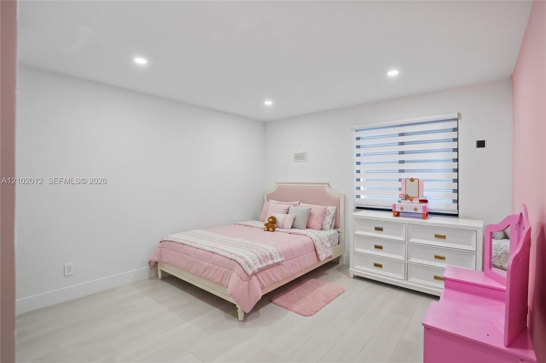 En Venta: $510,000 (3 camas, 3 baños, 1686 Pies cuadrados)