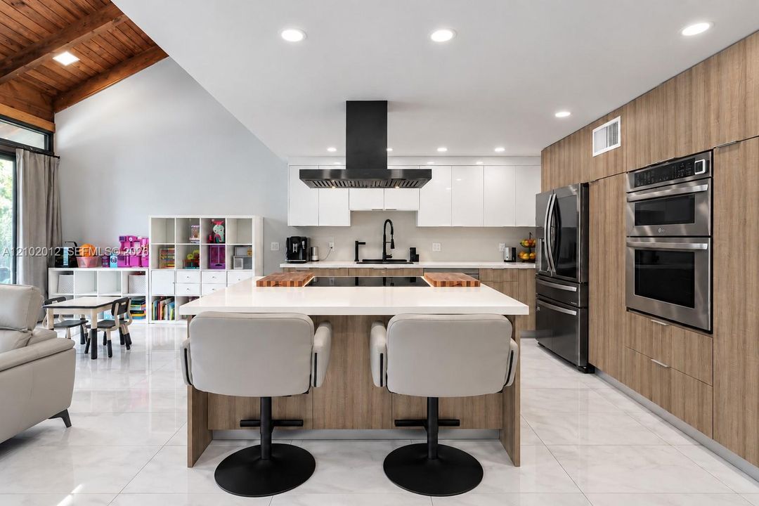 En Venta: $510,000 (3 camas, 3 baños, 1686 Pies cuadrados)