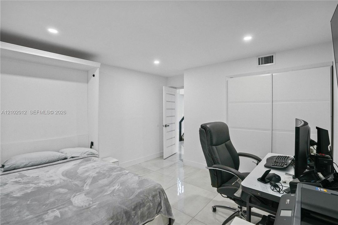 En Venta: $510,000 (3 camas, 3 baños, 1686 Pies cuadrados)