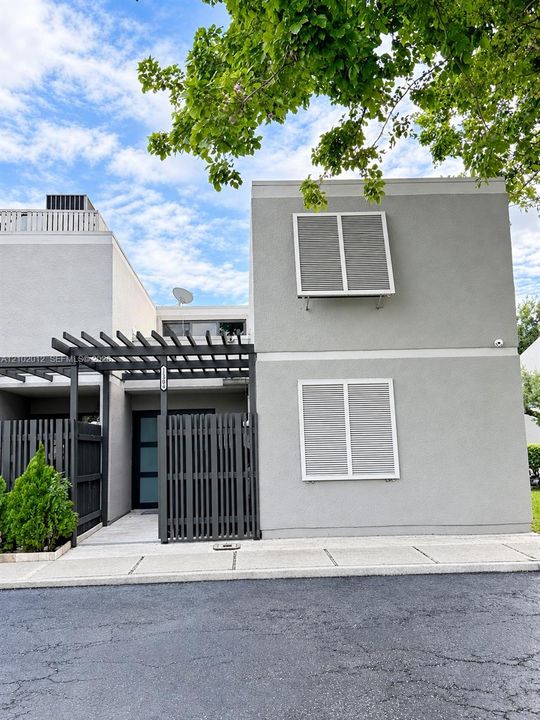 En Venta: $510,000 (3 camas, 3 baños, 1686 Pies cuadrados)