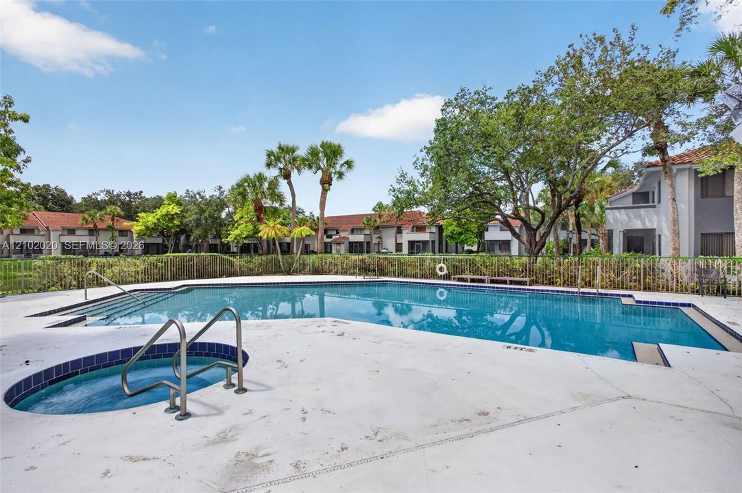 For Rent: $2,100 (2 beds, 2 baths, 1003 Square Feet)