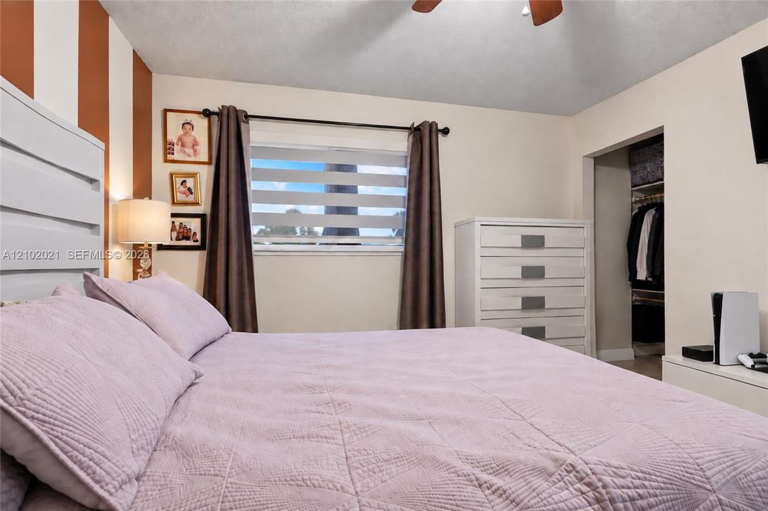En Venta: $455,000 (3 camas, 2 baños, 1302 Pies cuadrados)