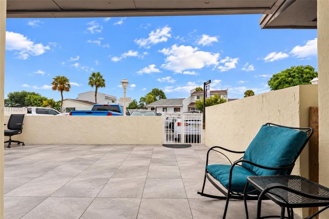 En Venta: $455,000 (3 camas, 2 baños, 1302 Pies cuadrados)
