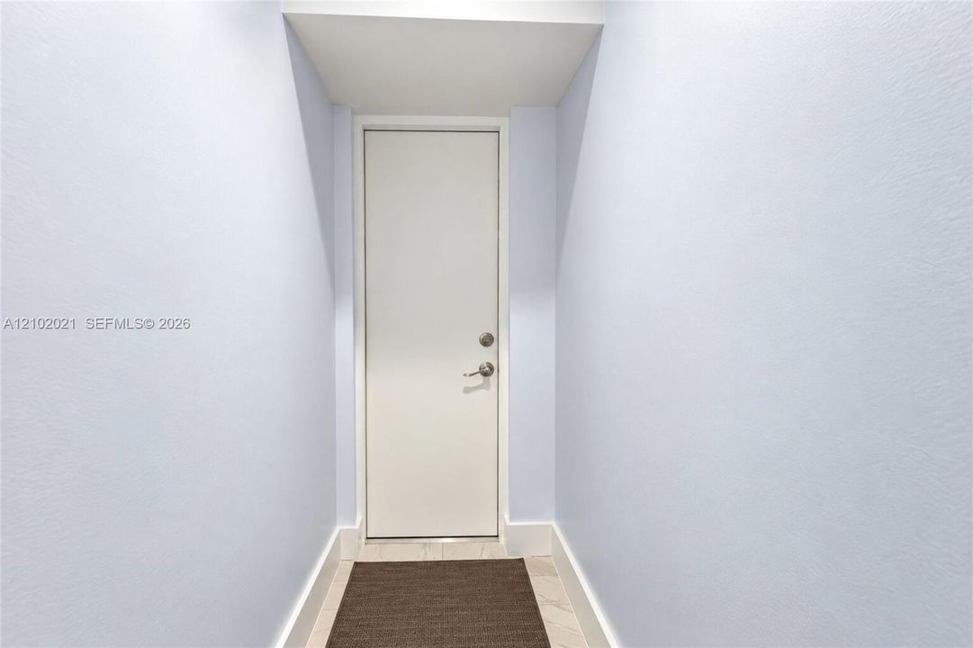 En Venta: $455,000 (3 camas, 2 baños, 1302 Pies cuadrados)