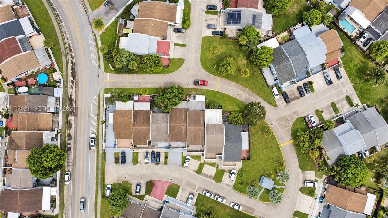 En Venta: $455,000 (3 camas, 2 baños, 1302 Pies cuadrados)