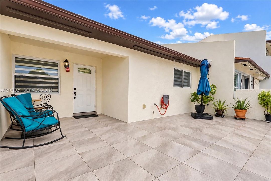 En Venta: $455,000 (3 camas, 2 baños, 1302 Pies cuadrados)