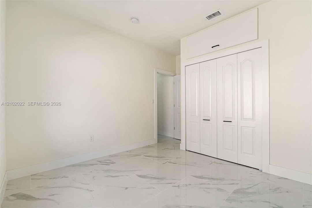 В аренду: $3,800 (4 спален, 2 ванн, 1601 Квадратных фут)