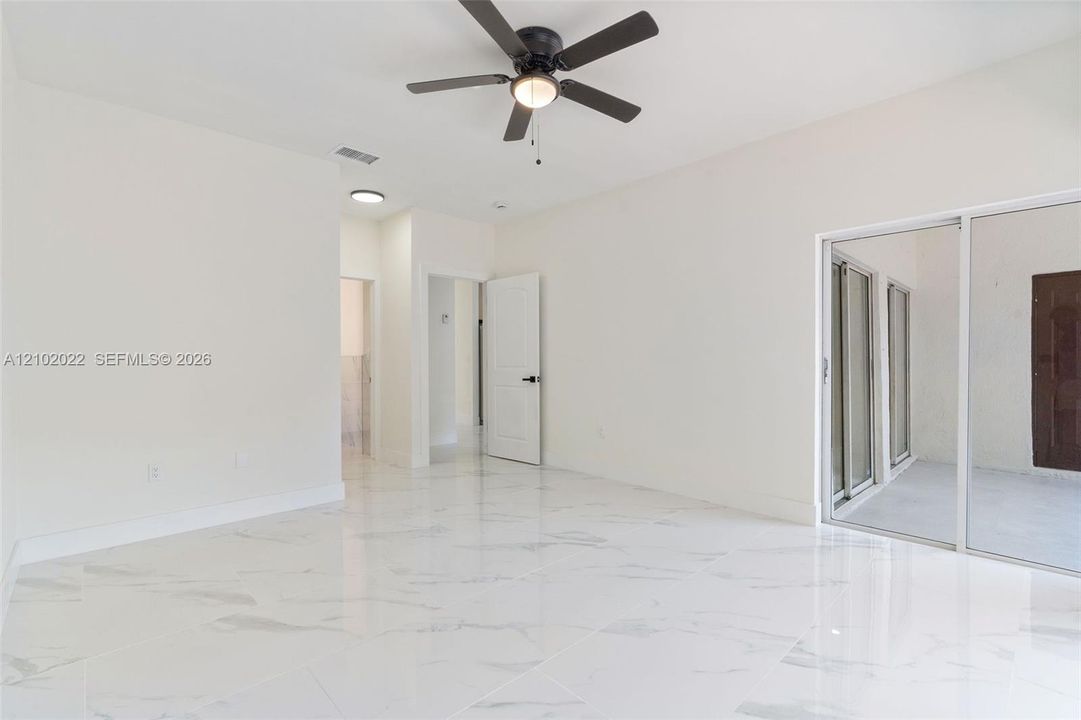 В аренду: $3,800 (4 спален, 2 ванн, 1601 Квадратных фут)