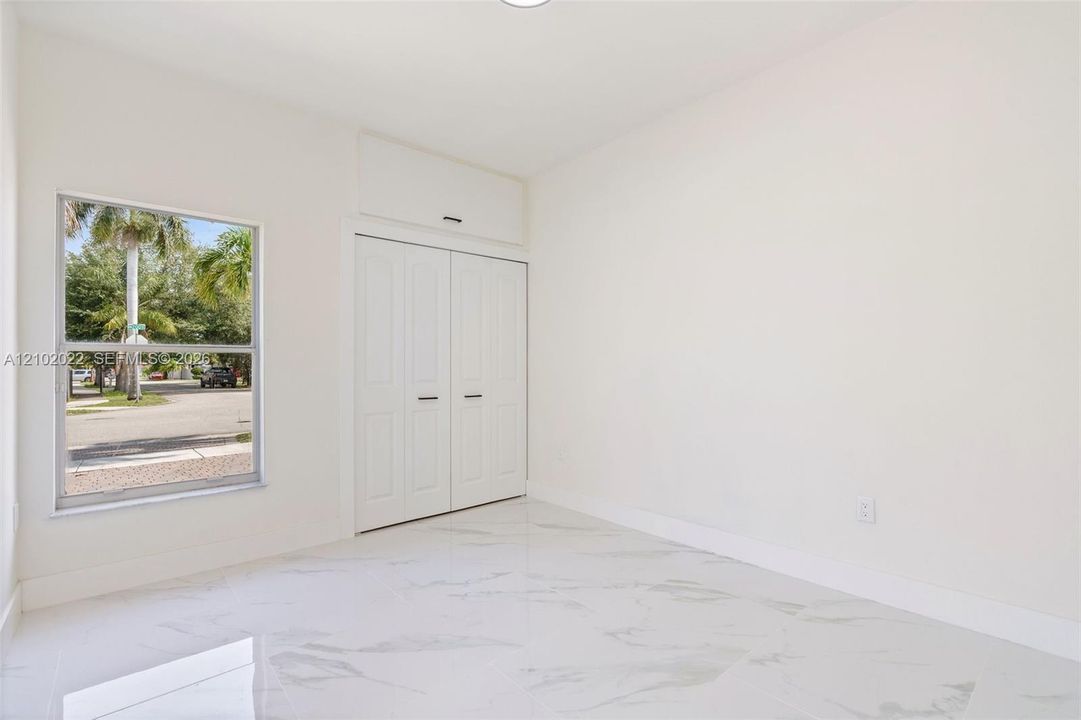 В аренду: $3,800 (4 спален, 2 ванн, 1601 Квадратных фут)
