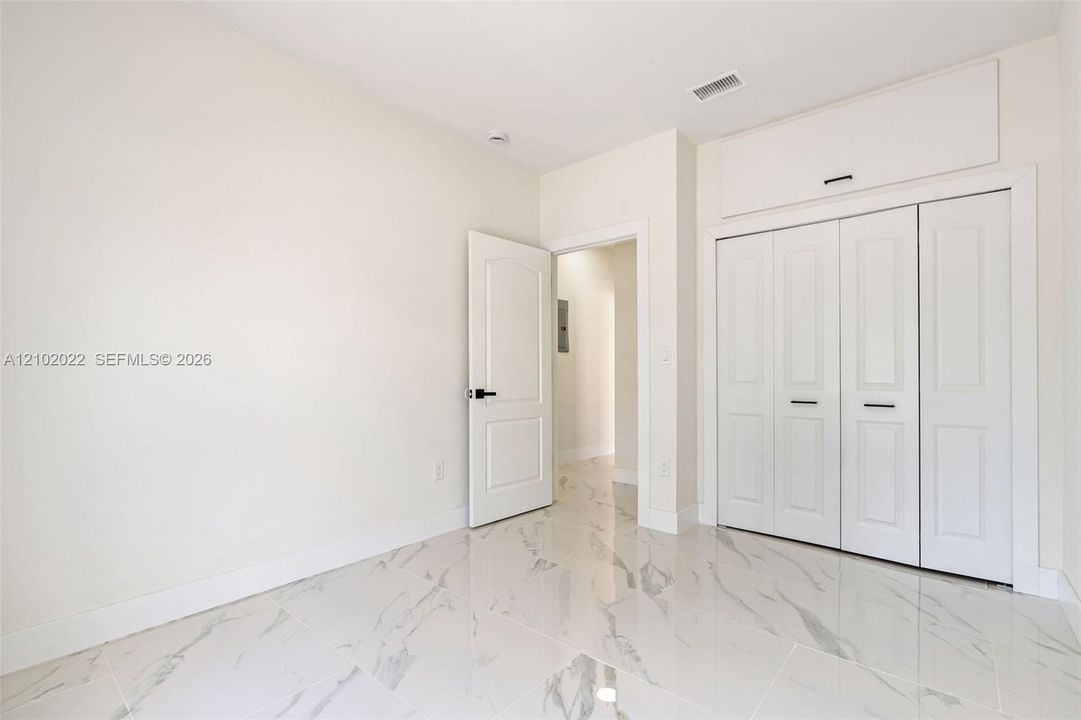 В аренду: $3,800 (4 спален, 2 ванн, 1601 Квадратных фут)