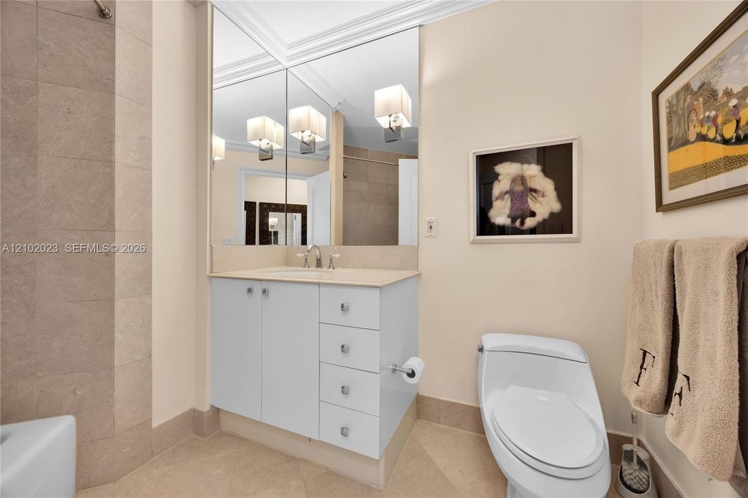 En Venta: $2,795,000 (2 camas, 3 baños, 3100 Pies cuadrados)