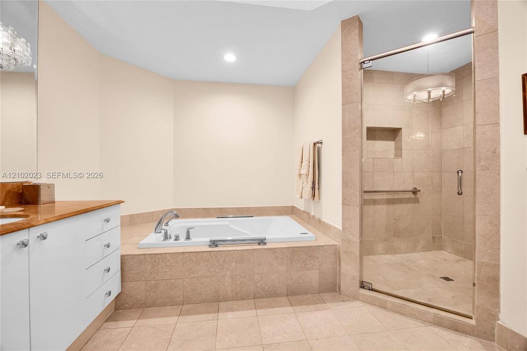 En Venta: $2,795,000 (2 camas, 3 baños, 3100 Pies cuadrados)