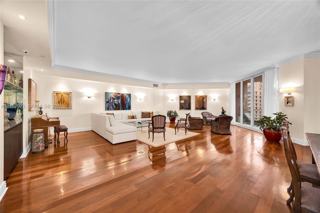 En Venta: $2,795,000 (2 camas, 3 baños, 3100 Pies cuadrados)