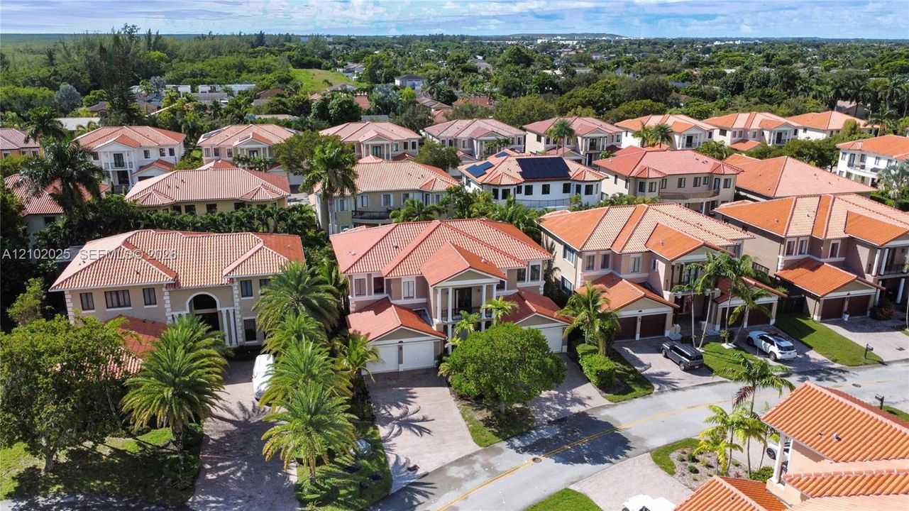 На продажу: $1,155,000 (5 спален, 4 ванн, 4717 Квадратных фут)