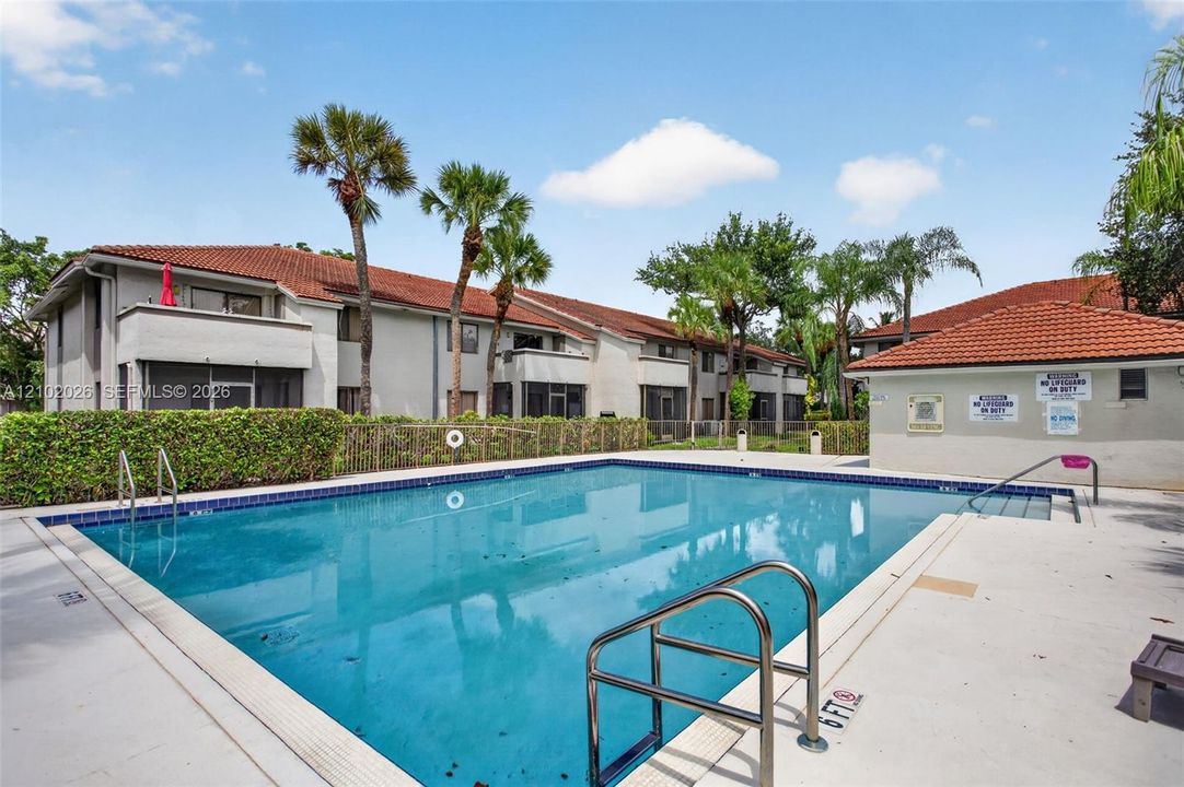 For Rent: $2,100 (2 beds, 2 baths, 1003 Square Feet)