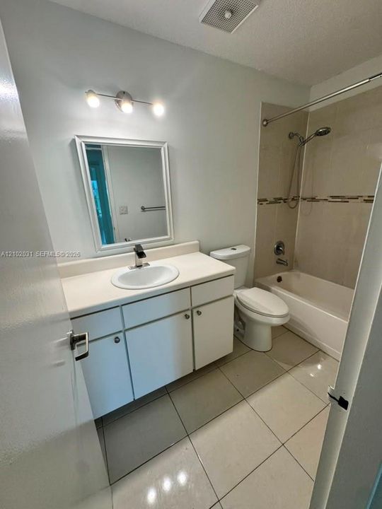 En Renta: $1,800 (1 camas, 1 baños, 810 Pies cuadrados)