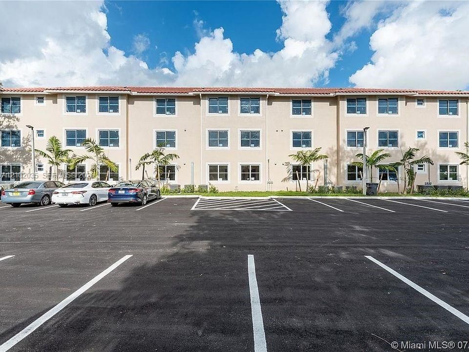 For Rent: $2,300 (2 beds, 2 baths, 1500 Square Feet)